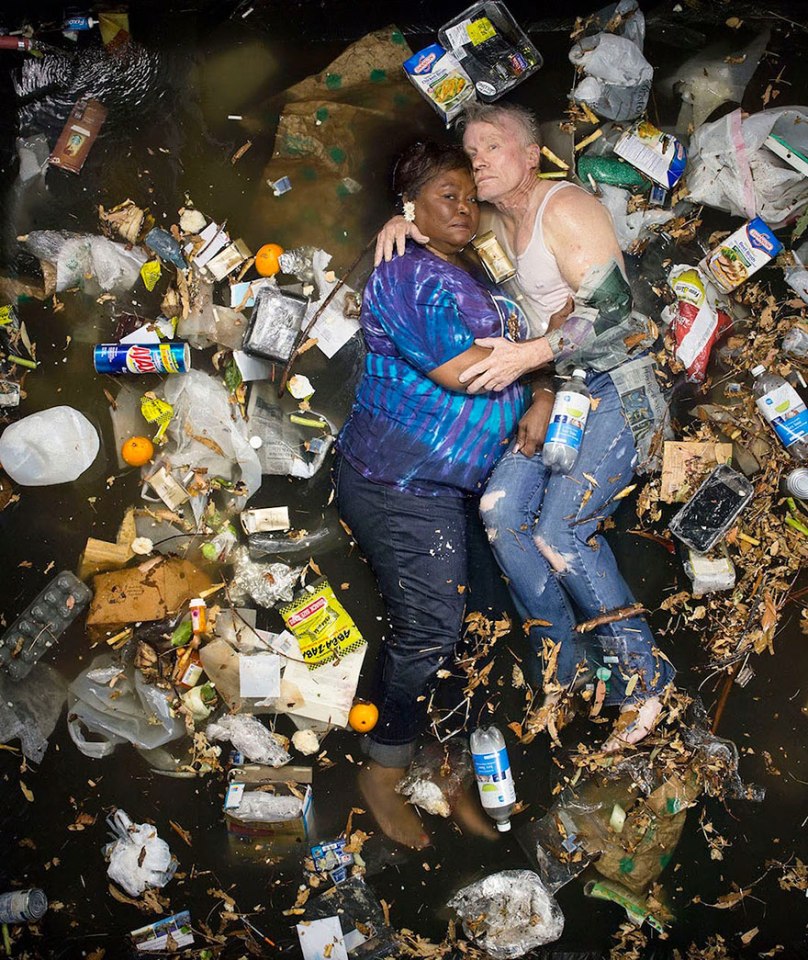 7-days-of-garbage-environmental-photography-gregg-segal-10