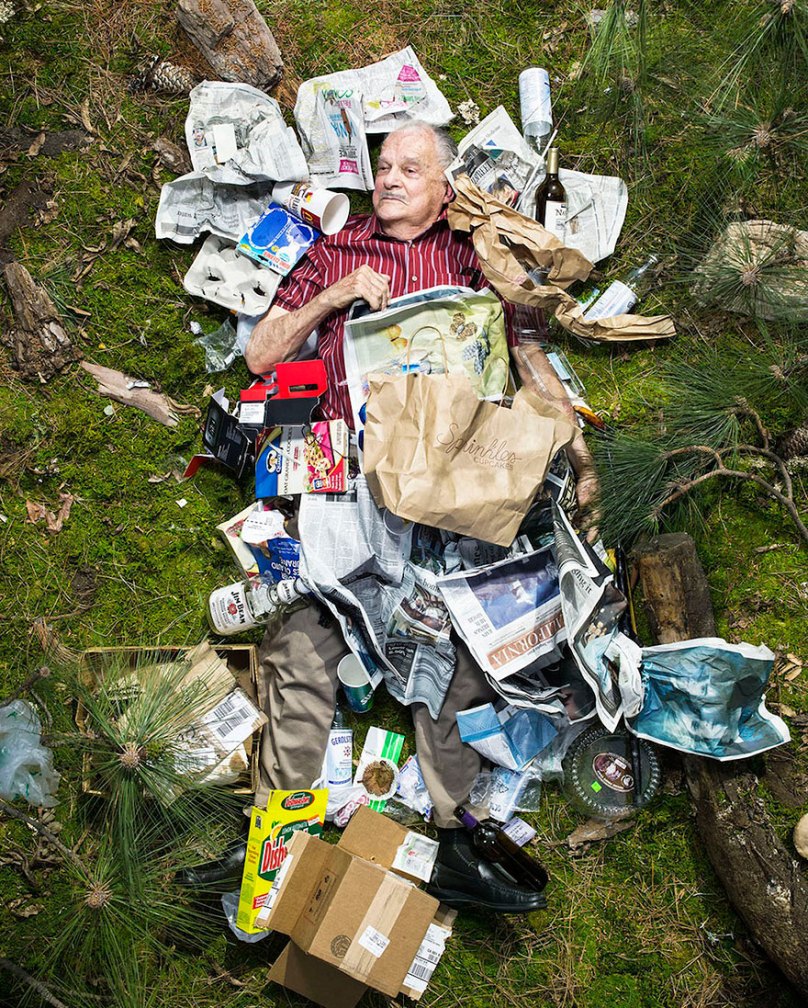 7-days-of-garbage-environmental-photography-gregg-segal-6